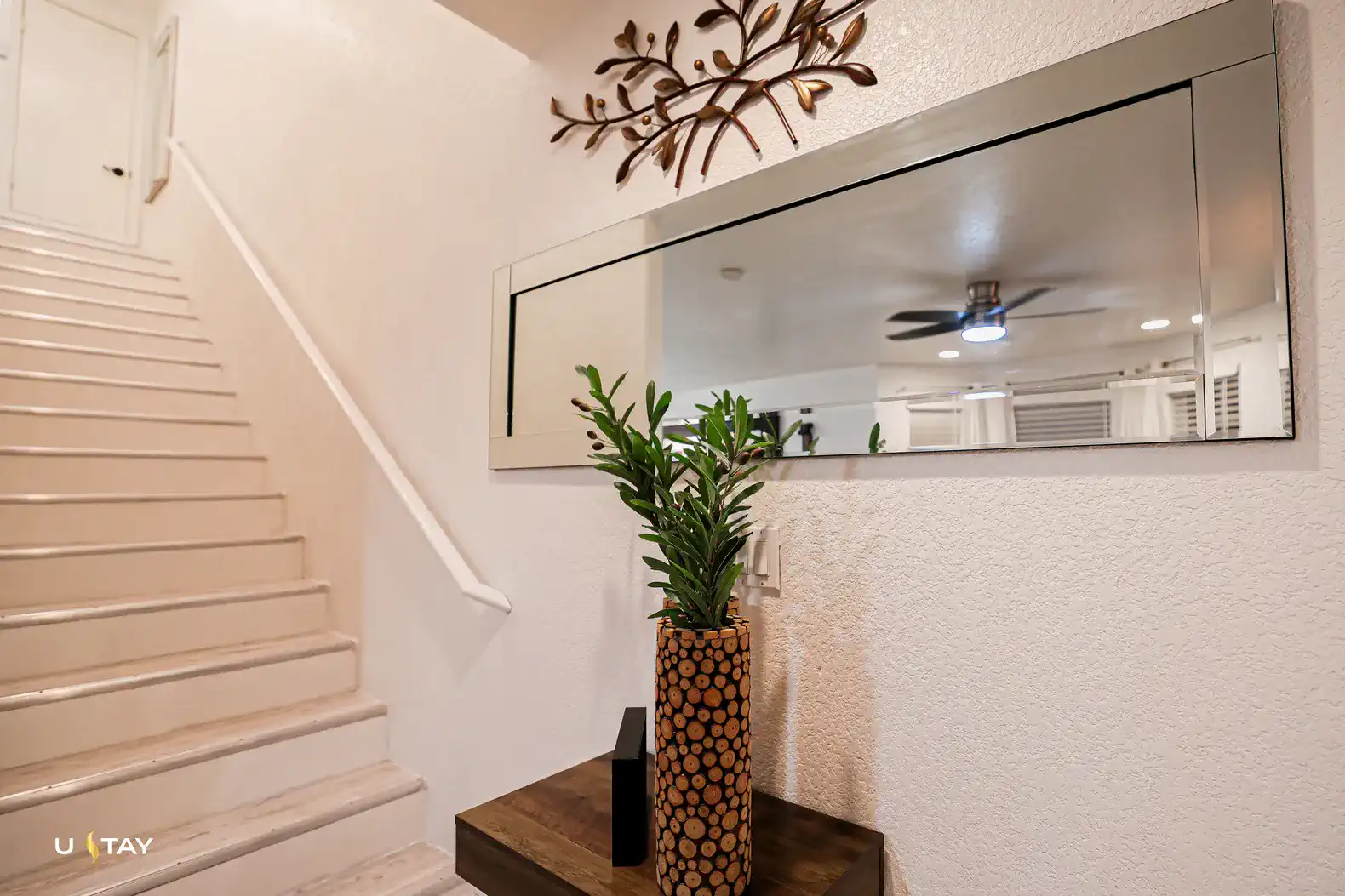 Mesa CenterCrest, Corner Unit + Second-story Patio – photo 9