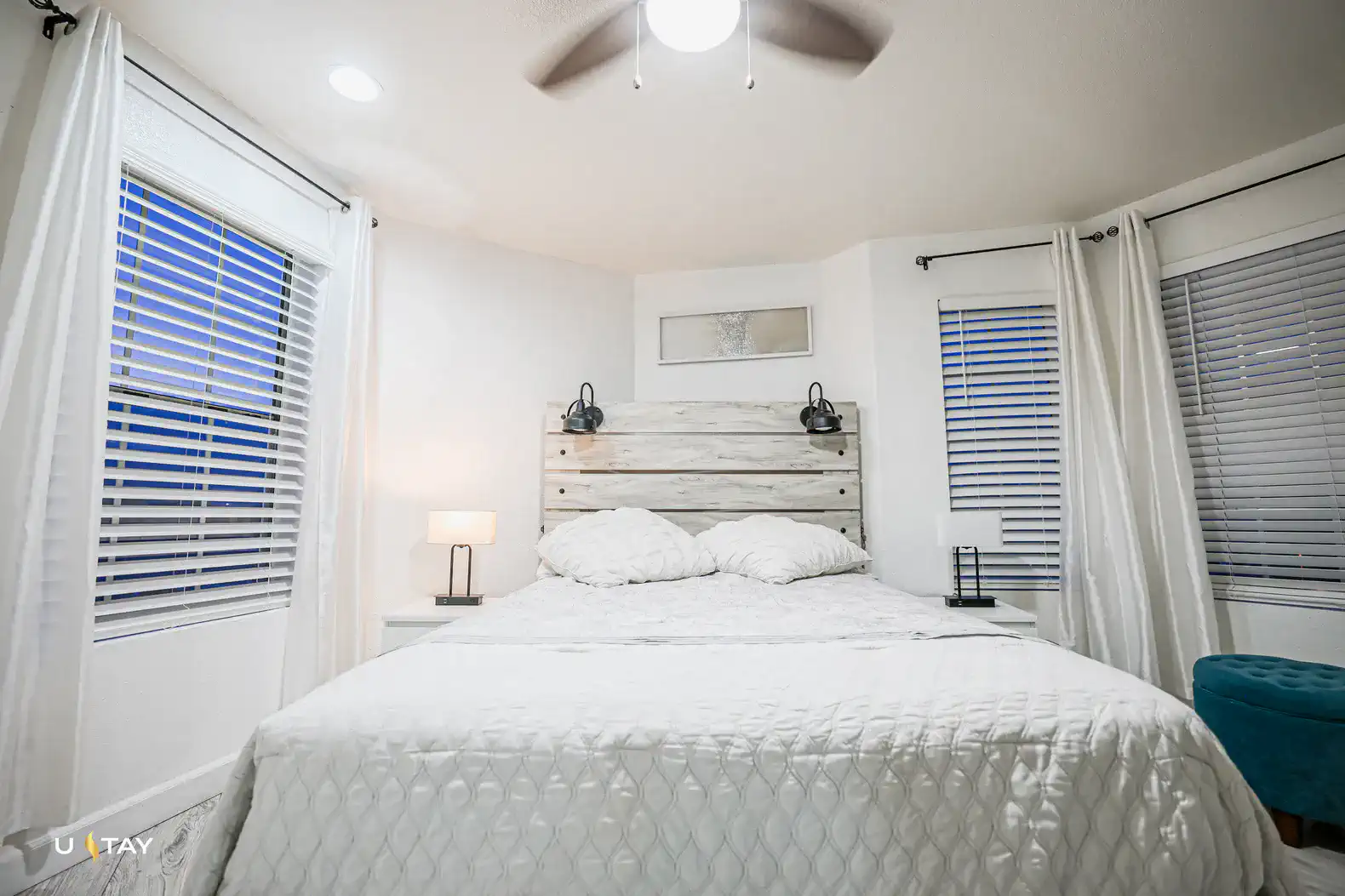 Mesa CenterCrest, Corner Unit + Second-story Patio – photo 11