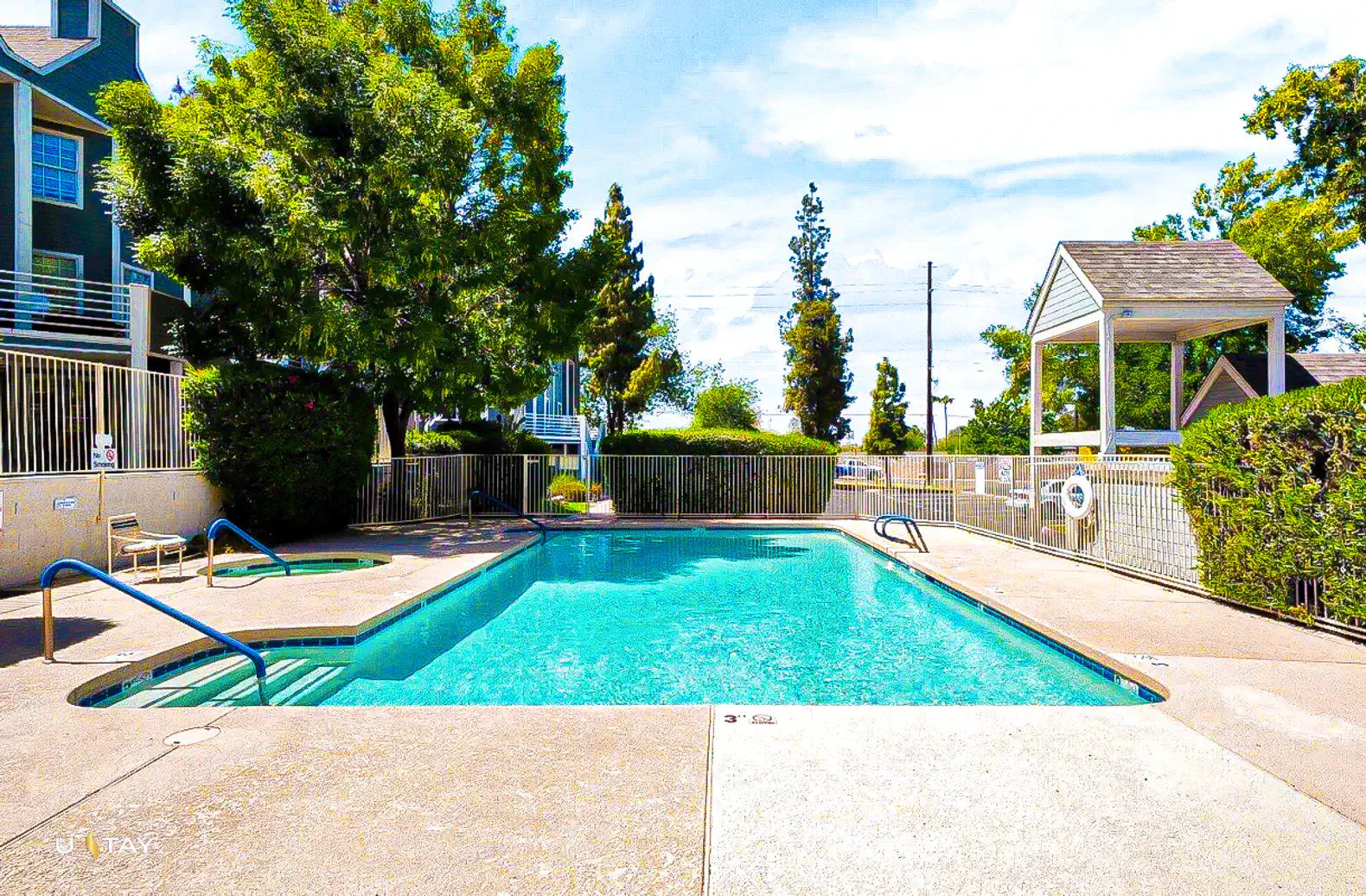 Mesa CenterCrest, Corner Unit + Second-story Patio – photo 32