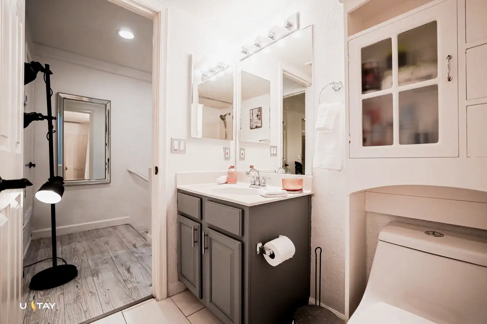 Mesa CenterCrest, Corner Unit + Second-story Patio – photo 20