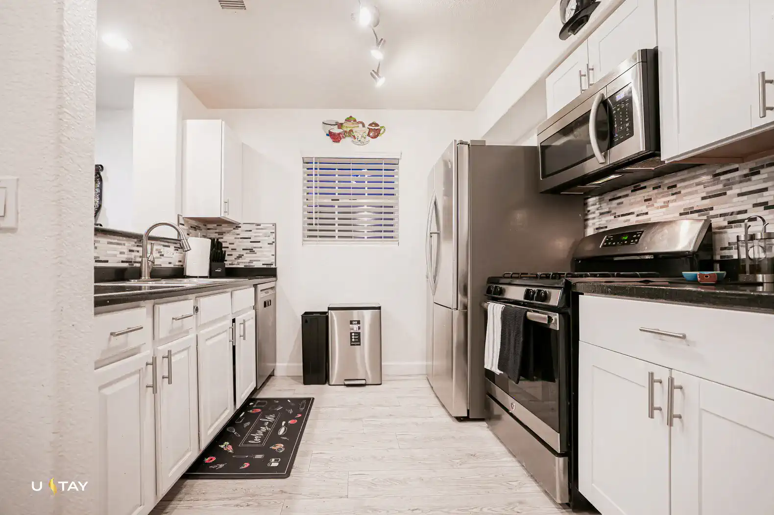 Mesa CenterCrest, Corner Unit + Second-story Patio – photo 23