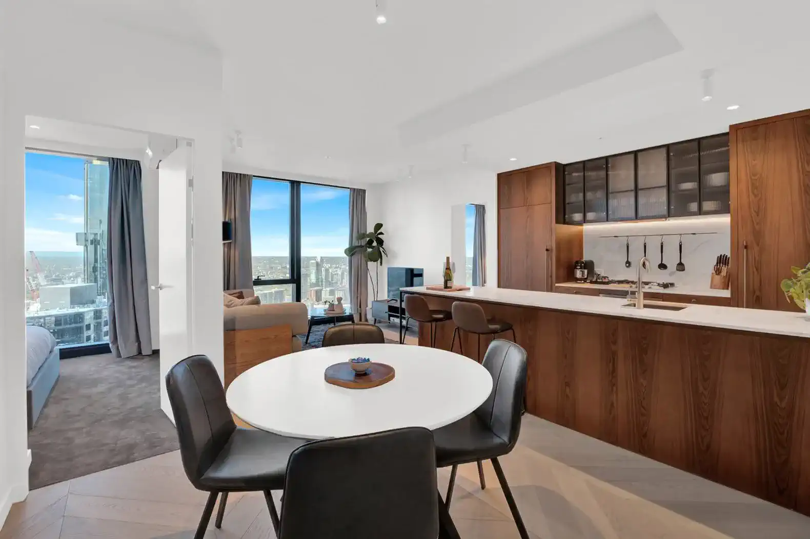 Southbank Level 51 Panoramic Views w/ Pool & Sauna
