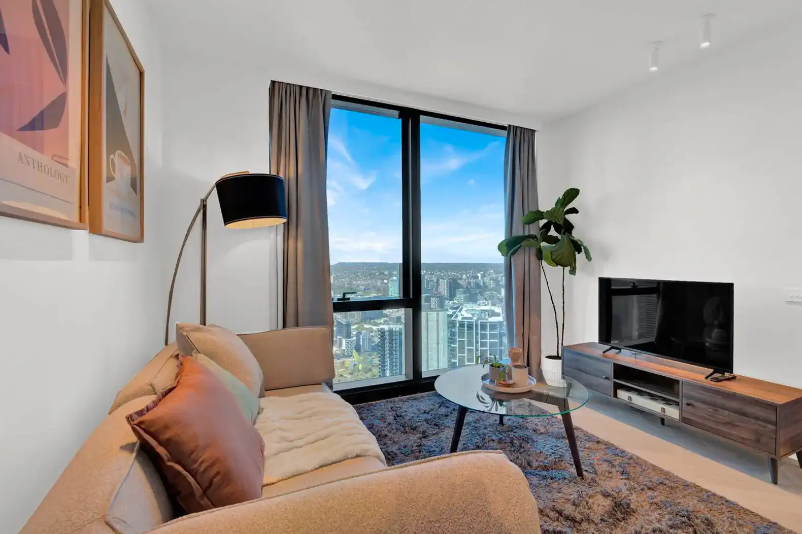 Southbank Level 51 Panoramic Views w/ Pool & Sauna photo 2