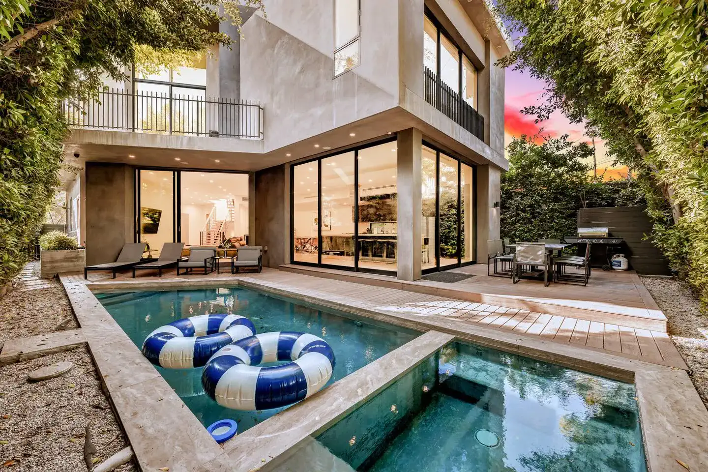 Villa de Lujo Moderna con Piscina – foto 1