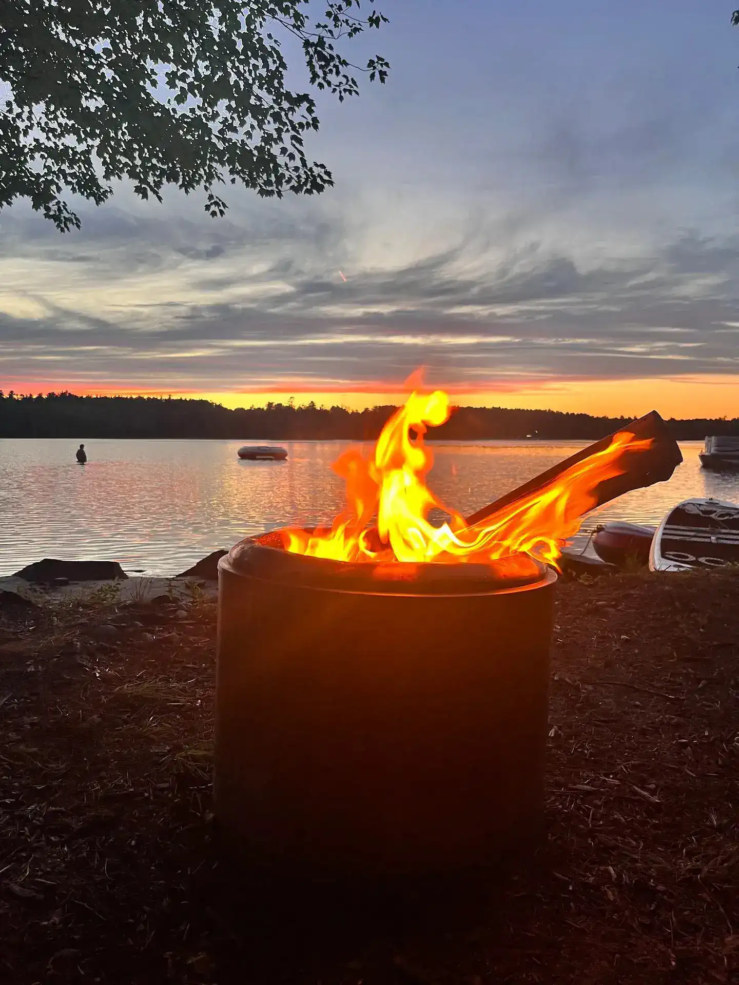 Lakefront Cabin – photo 4