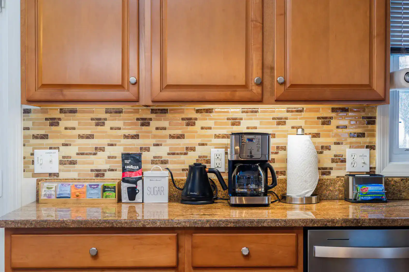 Convenient and spacious 4BR/2.5BA photo 3