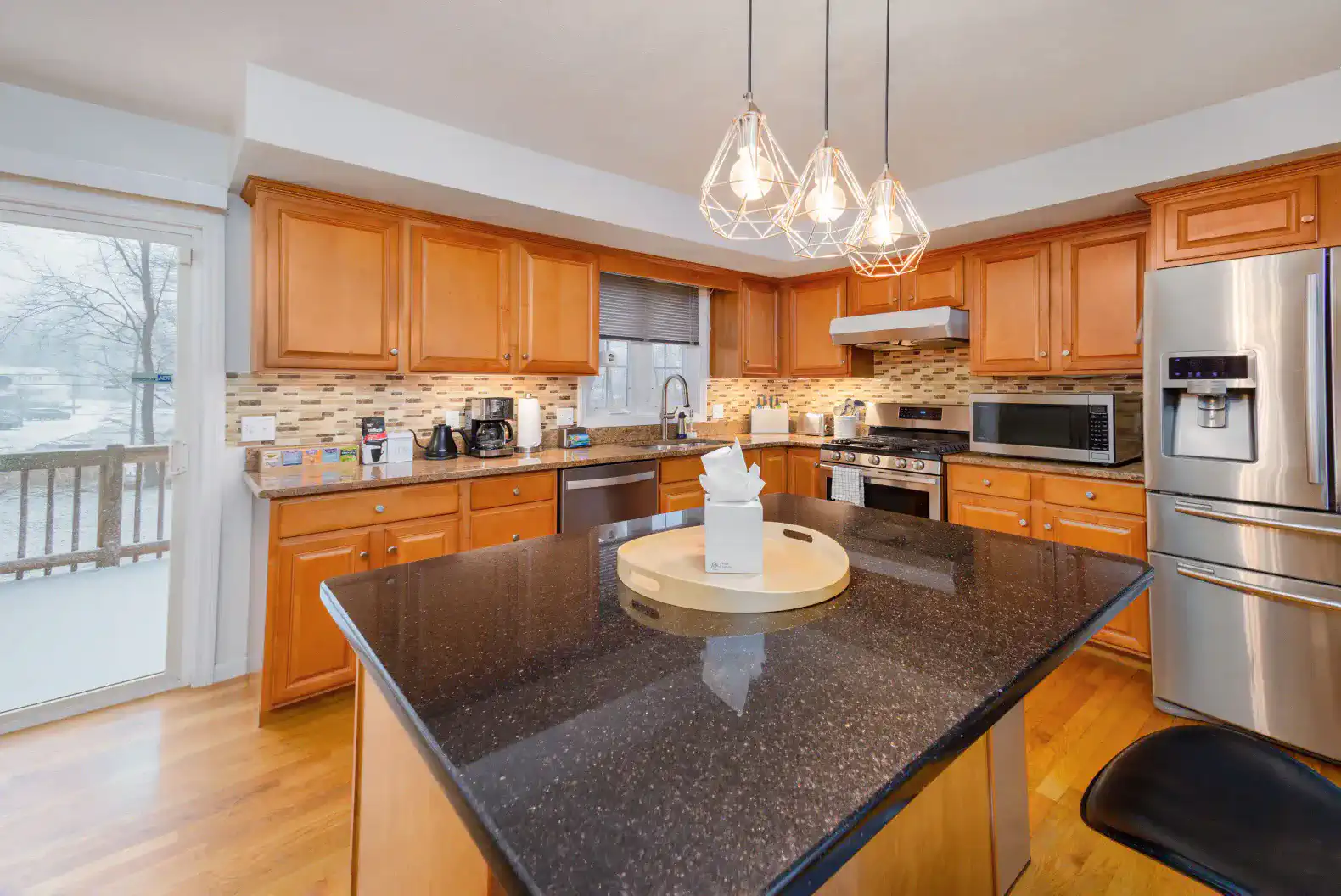 Convenient and spacious 4BR/2.5BA photo 2