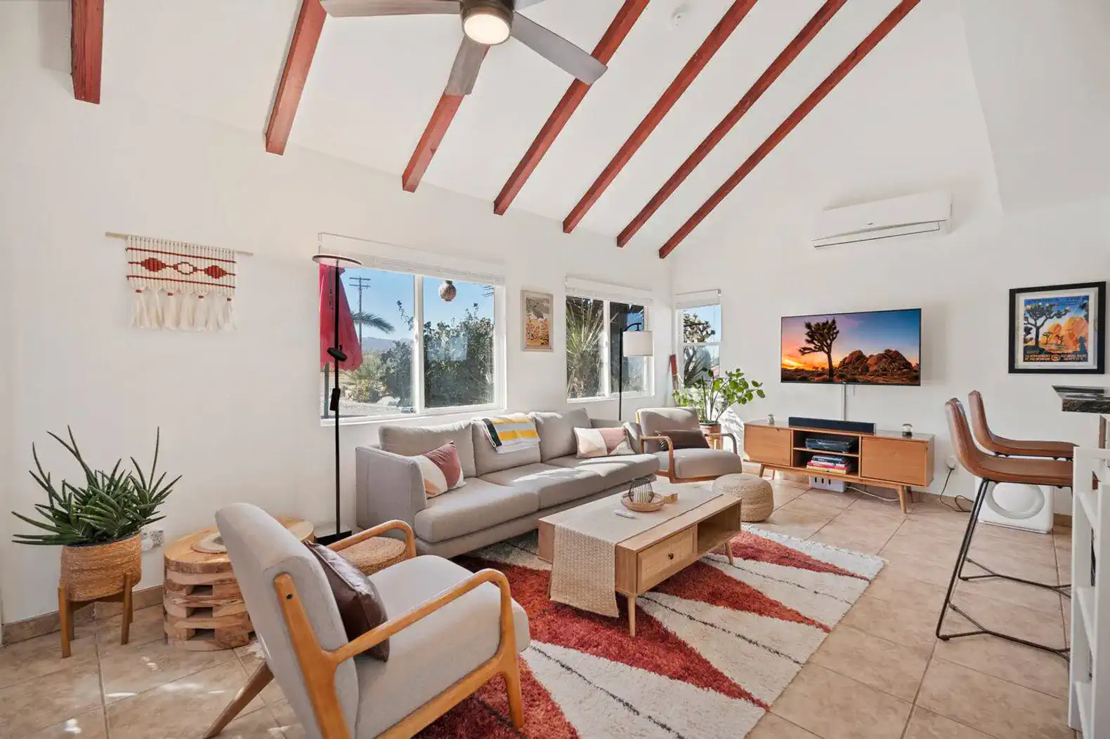 Starlite Casita - Charming Renovated Cabin + Spa – photo 4