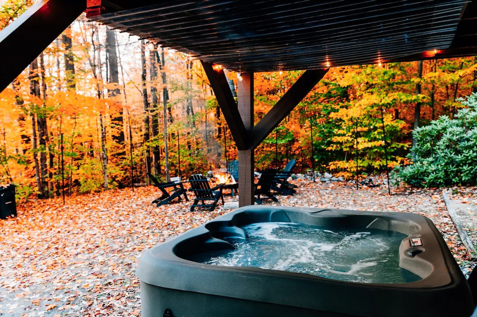 Covered Hot Tub, 8 min to North Conway, Dogs OK! – photo 2