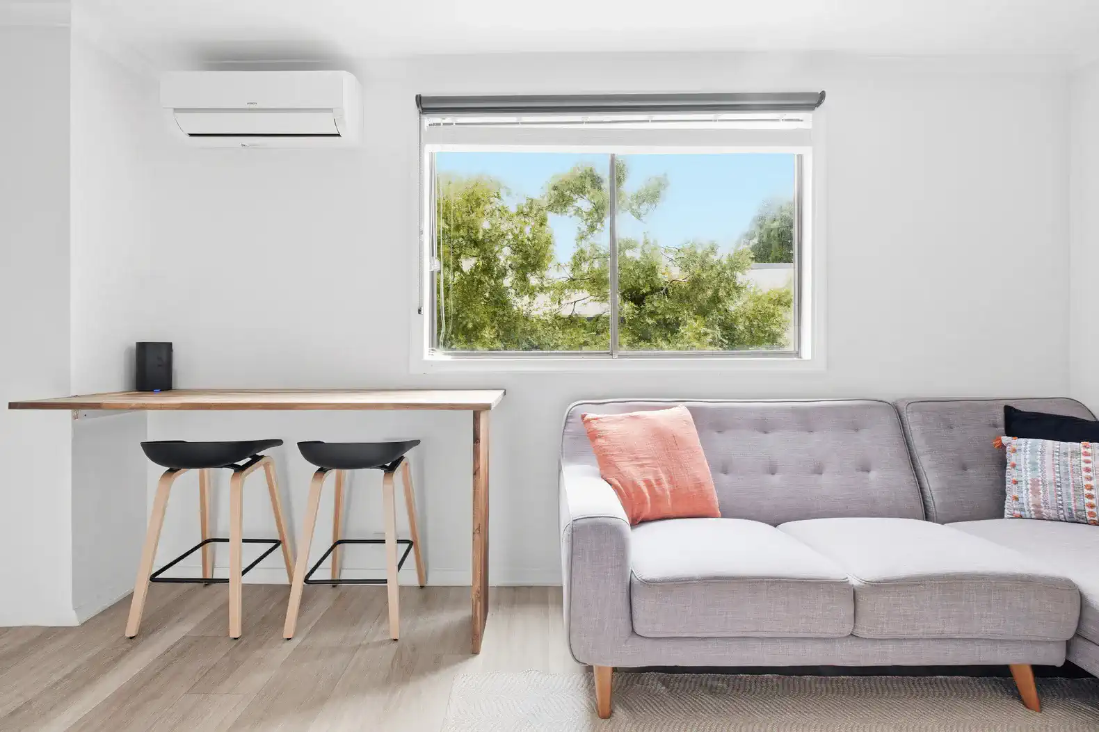 Comfy Central Studio with Rooftop Pool & Gym