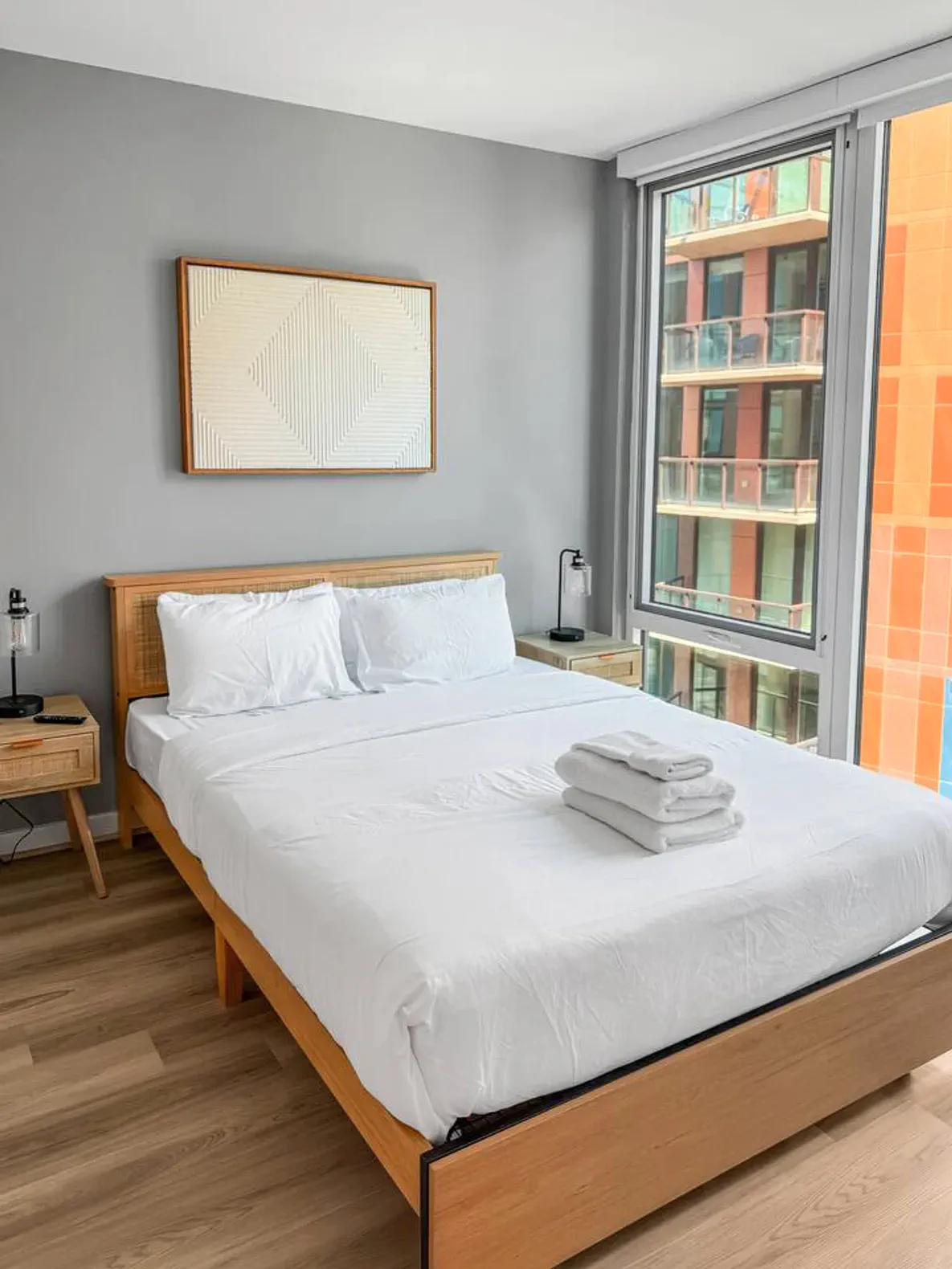 Calm & Sunlit 2BR |Metro| Rooftop View w Amenties — Washington, DC — vacation rental