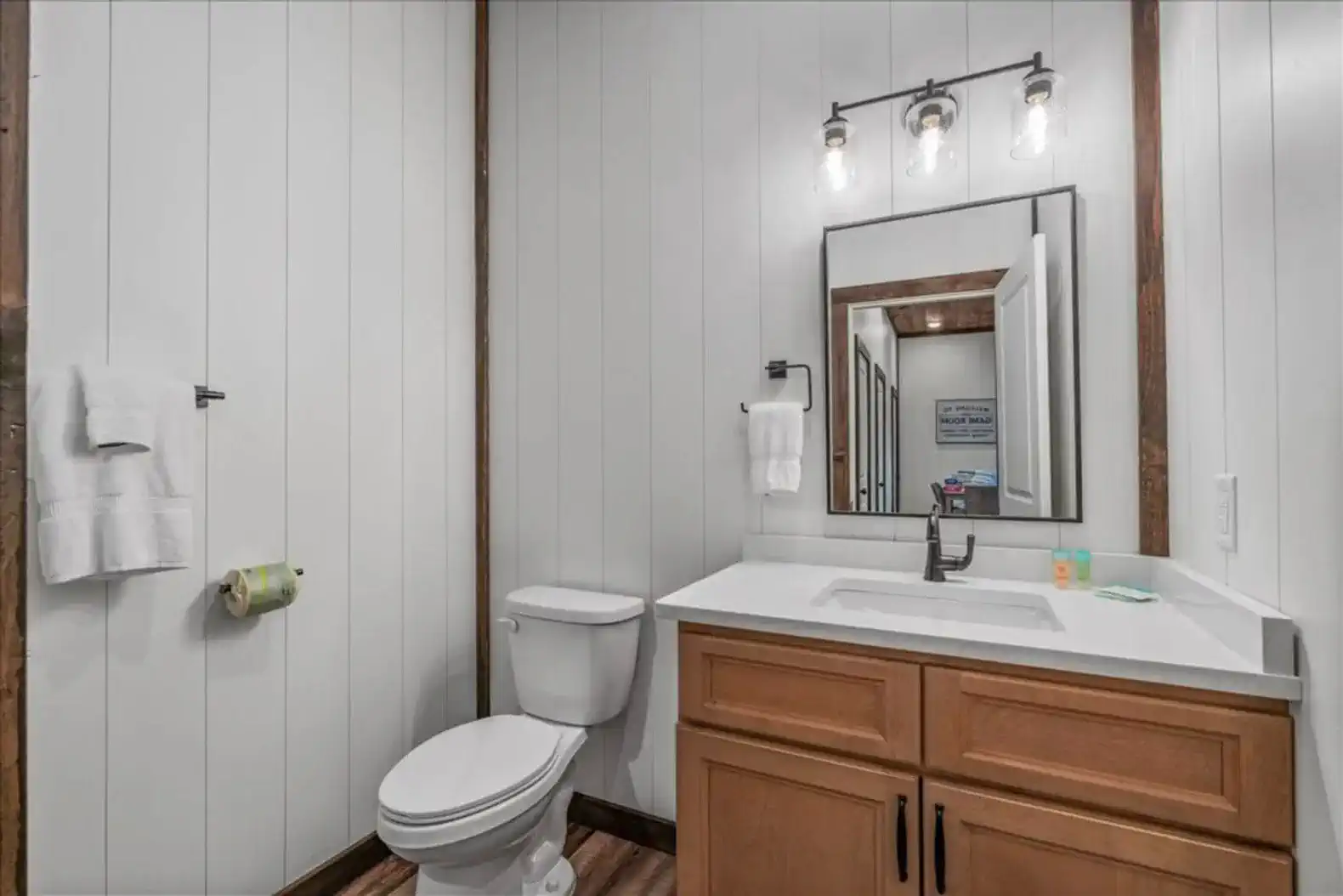 Full bath on second floor complete with towels and soaps. 