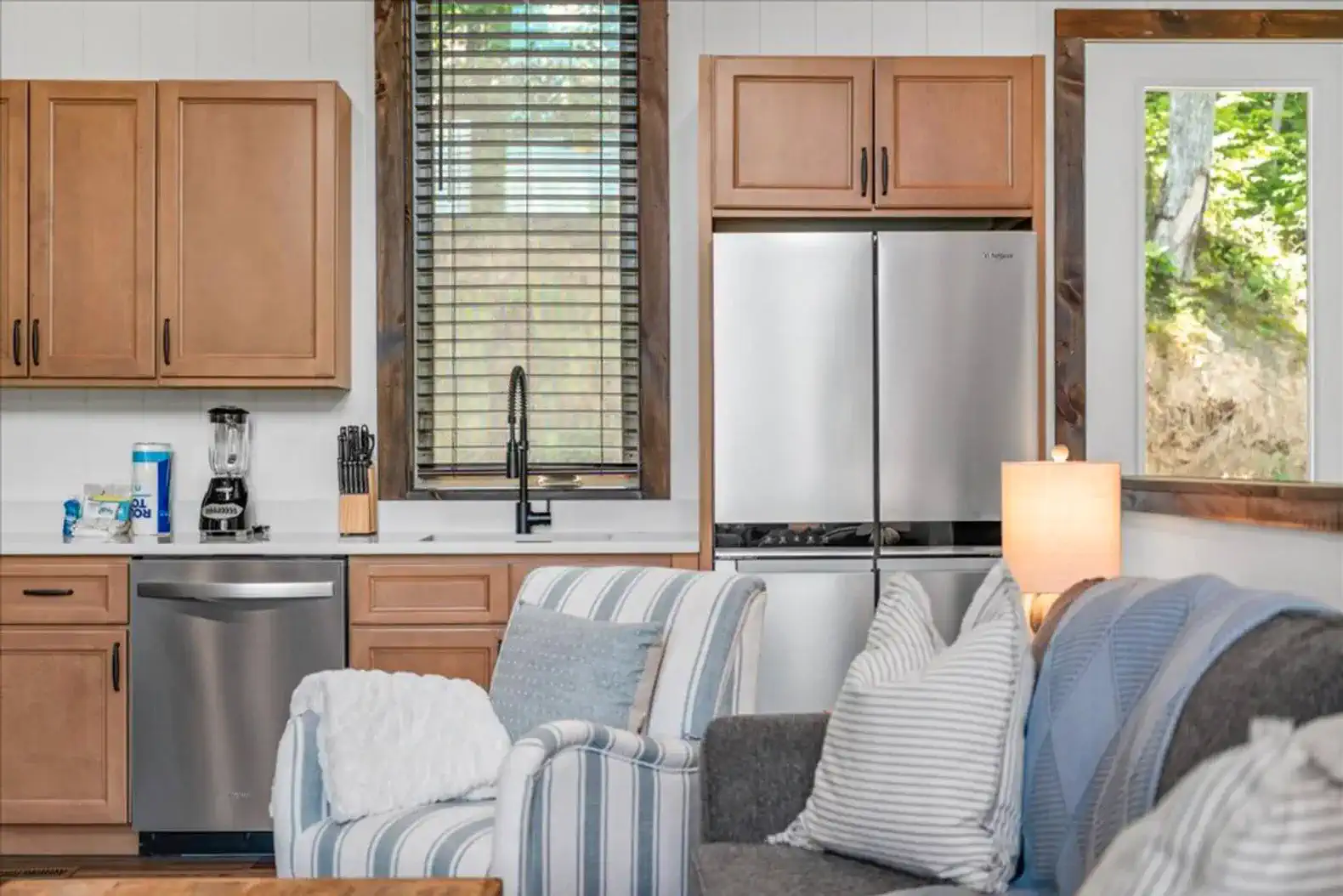 This kitchen has anything you'll need to cook, bake, and store your food.