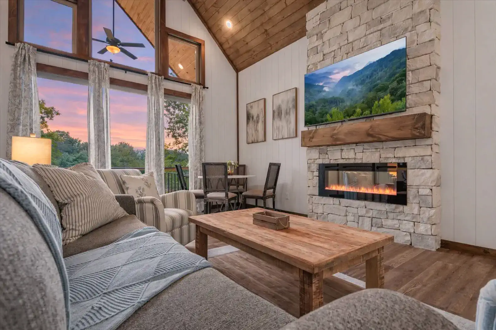 Cozy and light! The perfect place to gather, unwind, and make memories with your group.