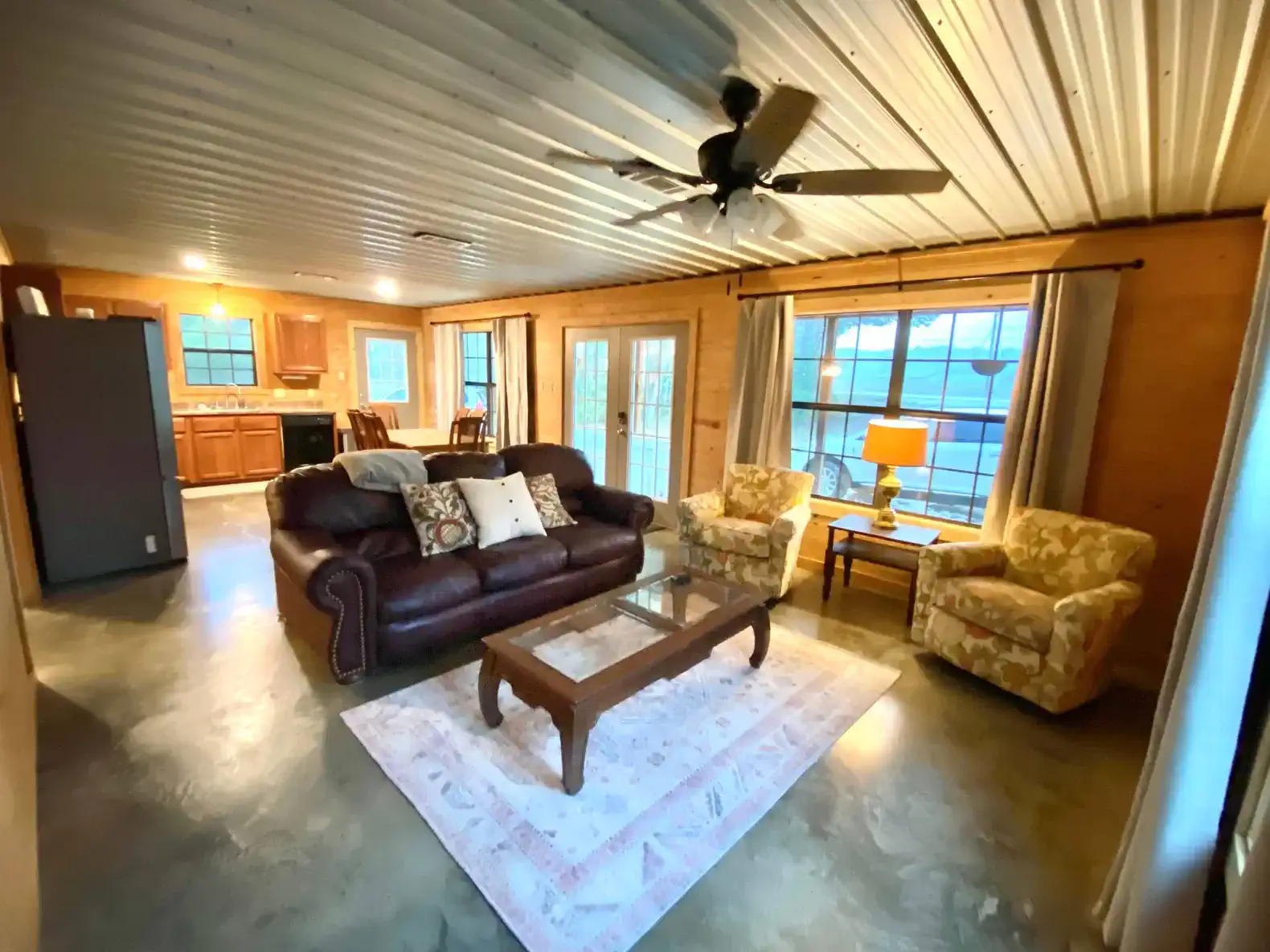 Cabin 4 – photo 1