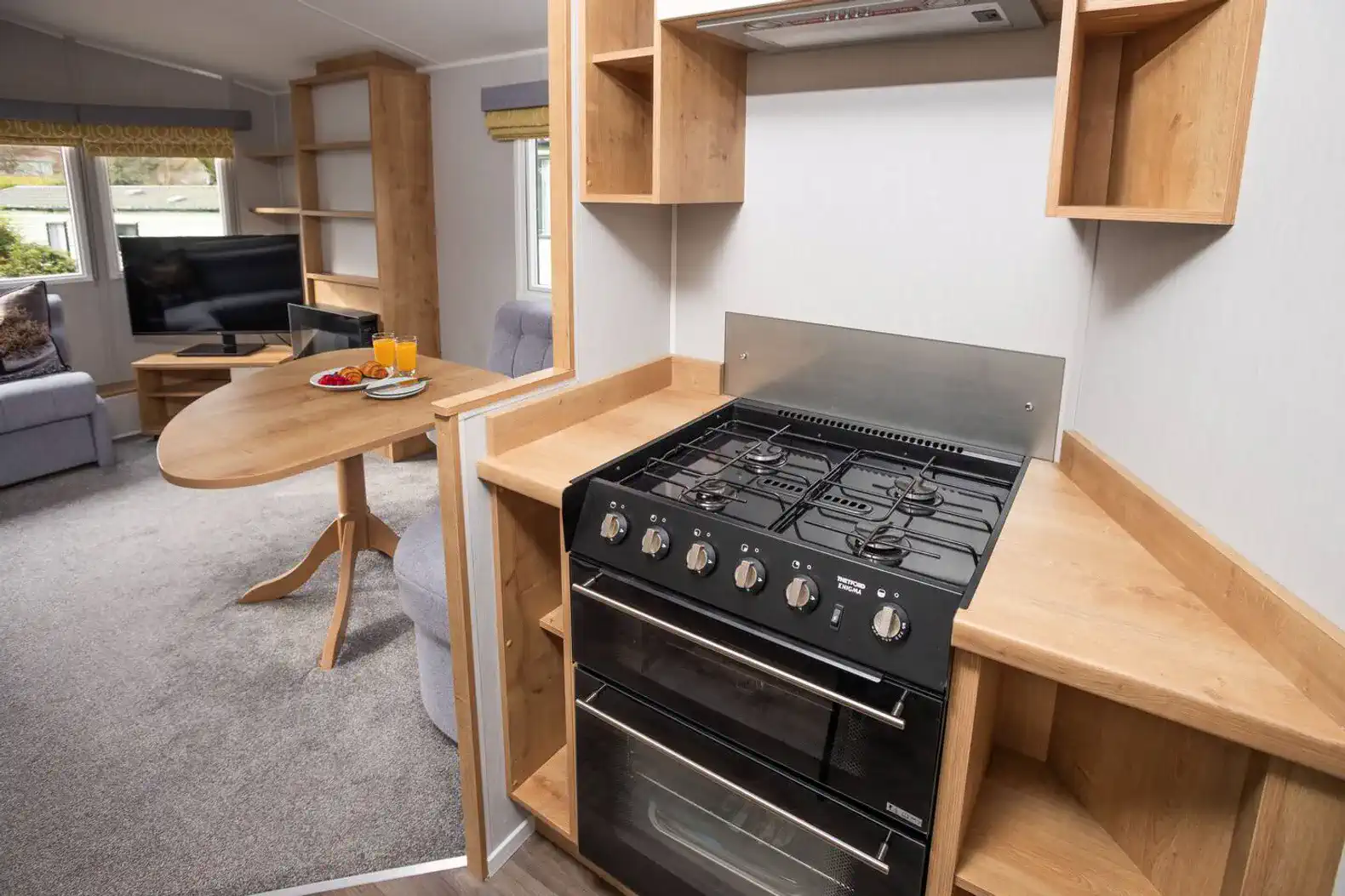 Our kitchen features a modern oven, cooker, microwave, and toaster, perfect for preparing meals. We provide basic condiments and essential amenities, so you have everything needed for a stress-free, self-catering stay