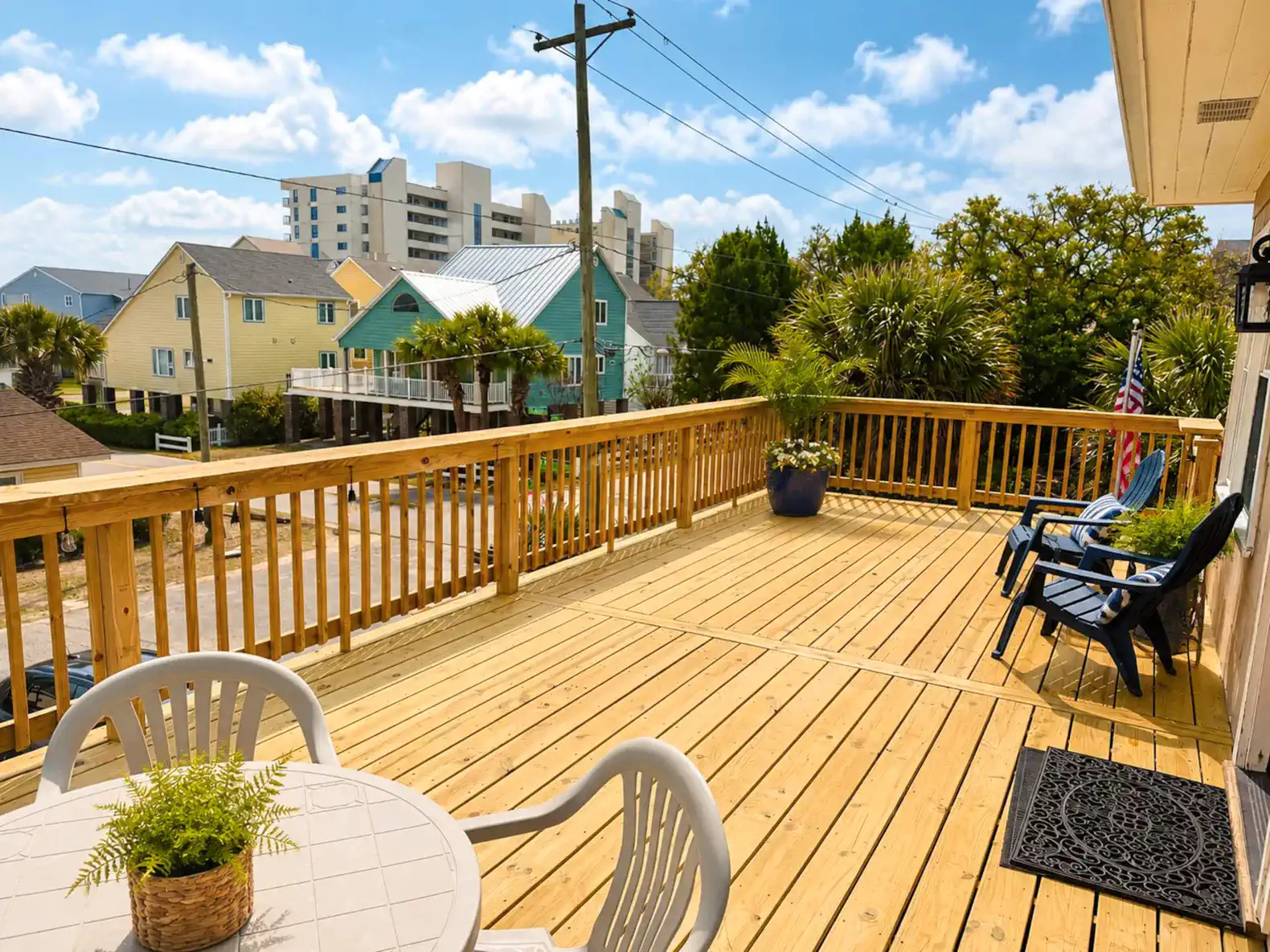 Spacious deck to watch the sunset