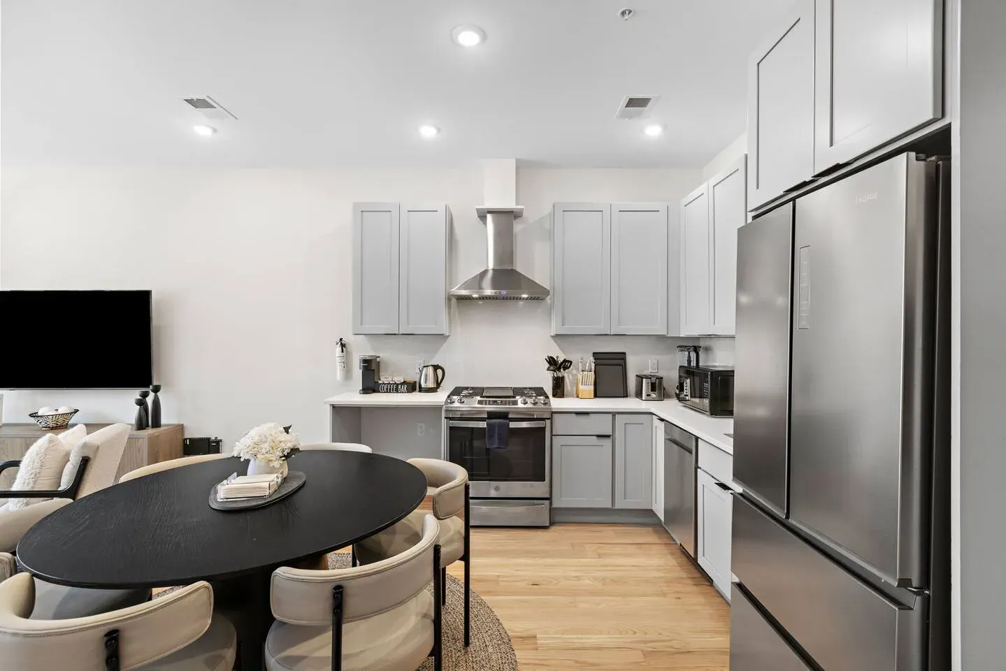 Modern 2BR Luxury Retreat w/ Parking | Jersey City – photo 22
