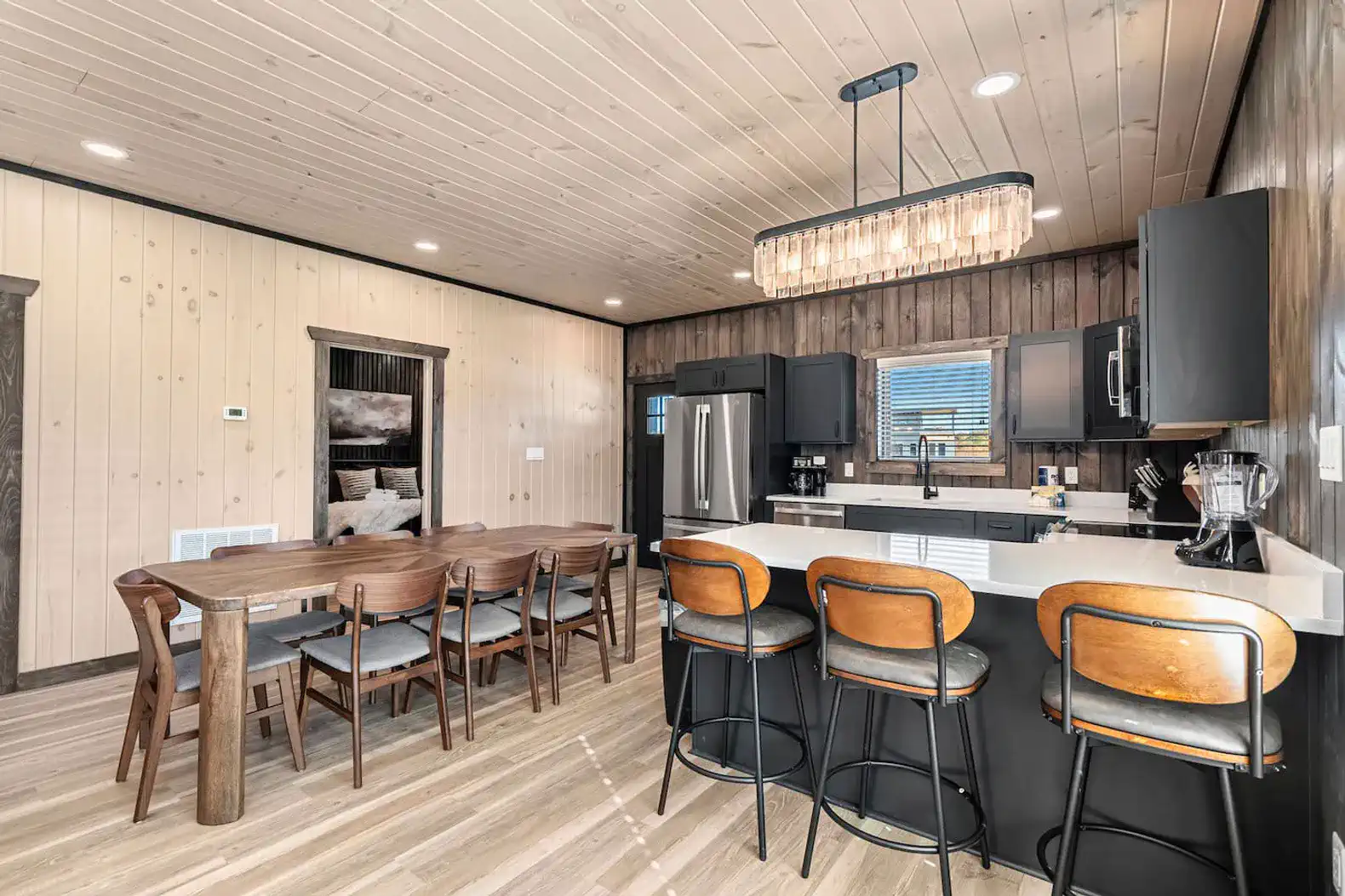 Open kitchen and dining room so you can cook and dine all in one space. 