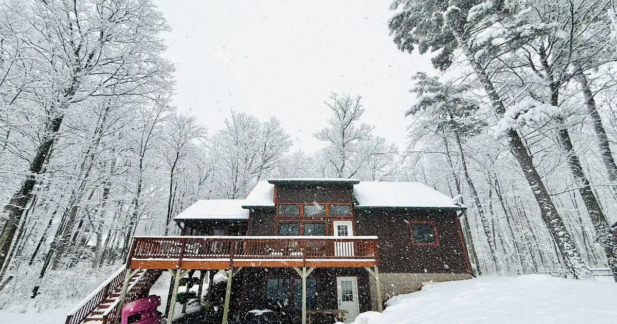 Winter Cabin Rentals Near Hayward: Wood-Fired Saunas, Snowmobile Trails & Birkie Day Trips from Stone Lake