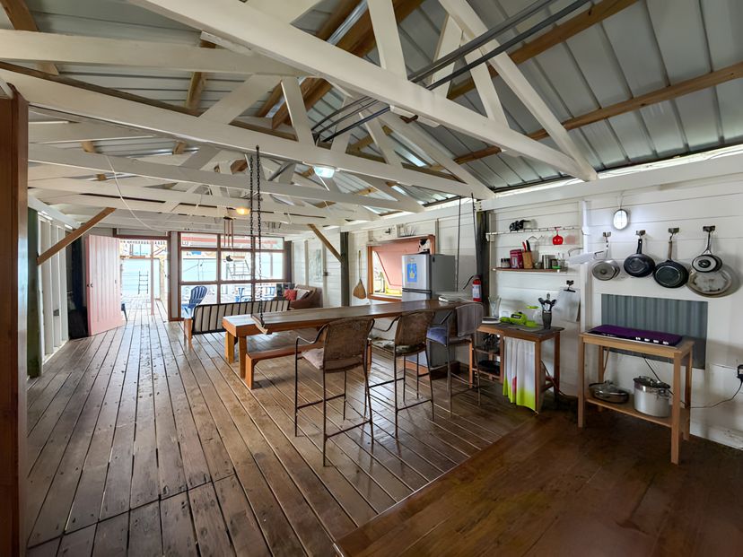 Shared kitchen & baths