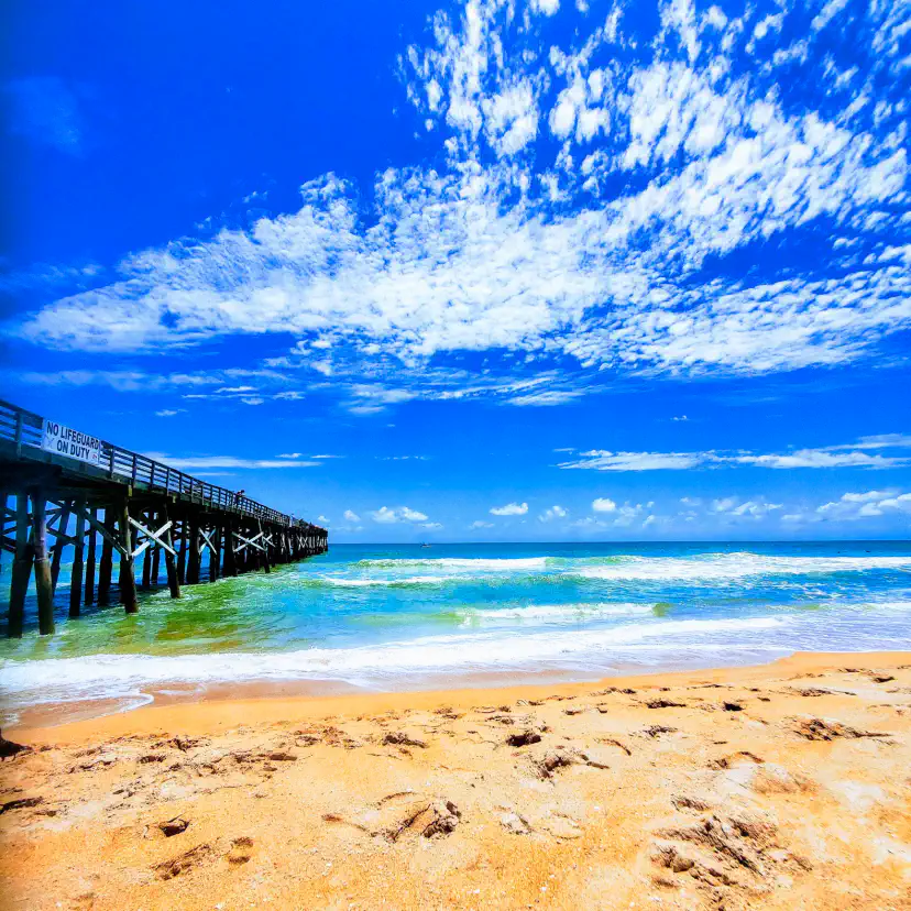 Minutes from beaches, golf, dining and the Intracoastal