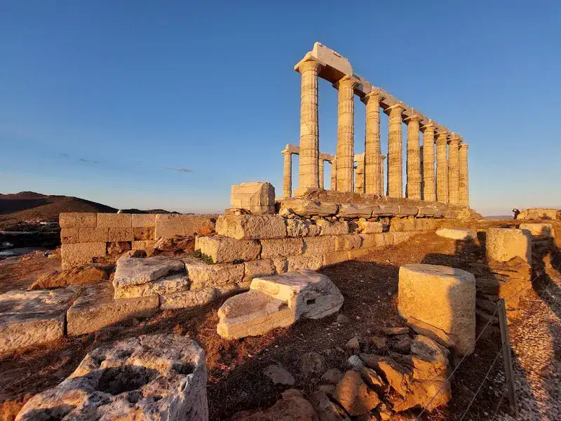 Erkundung der antiken Ruinen von Sounion