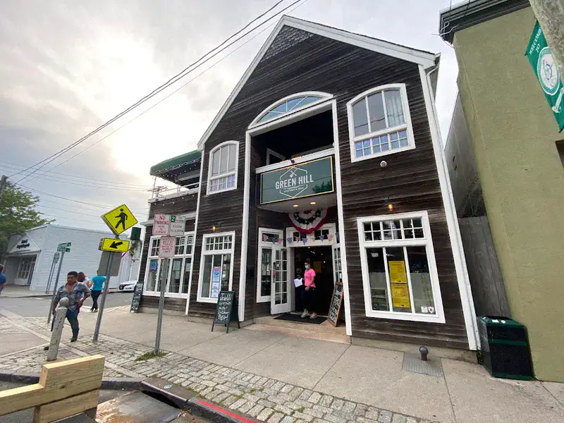 Enjoy Craft Brews at The Green Hill Kitchen & Bar