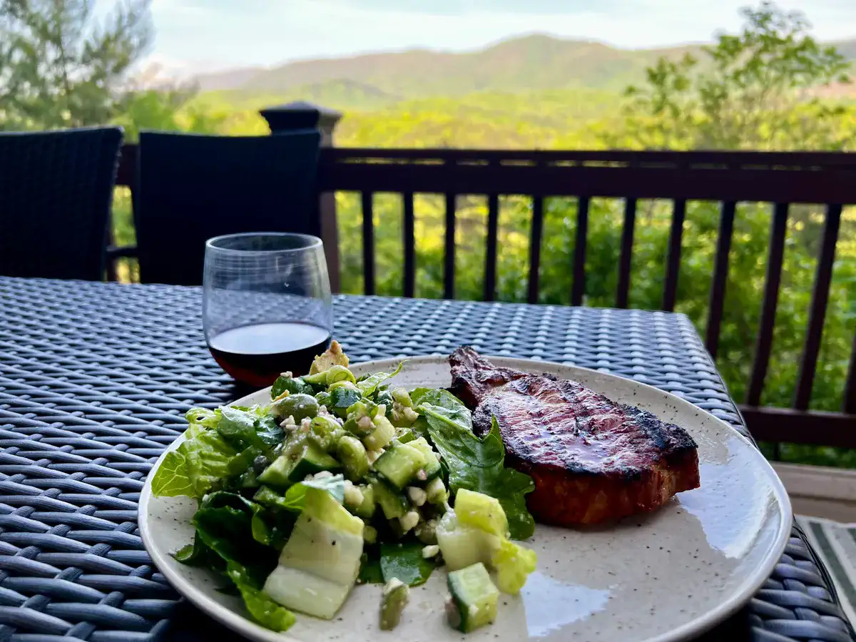 A Toast to Ellijay's Local Flavors: A Foodie's Guide to the Mountains