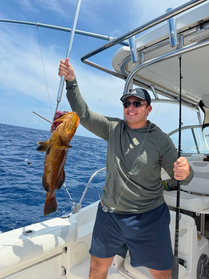 Alex de Aventura 🛥️🎣 día de pesca con los amigos en Cancún!
Se pescó atún, d