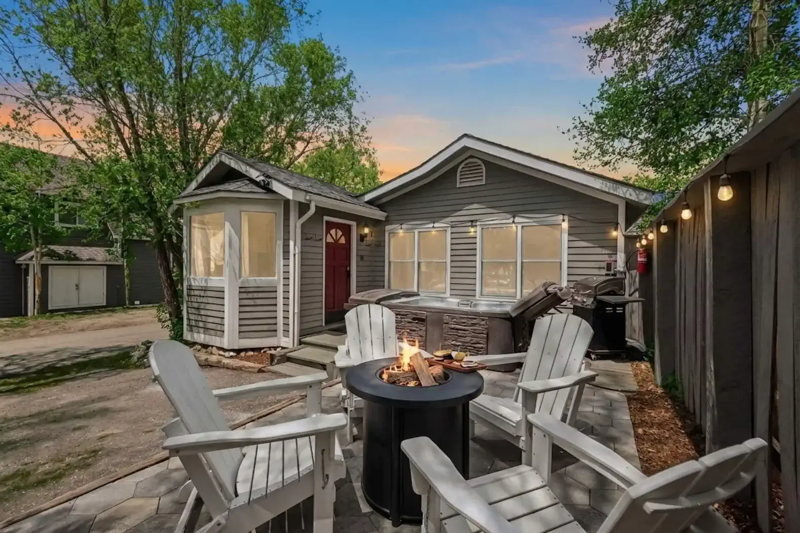 Breck Cottage•3 Blocks to Main•Spa•$0 Cleaning fee – photo 3
