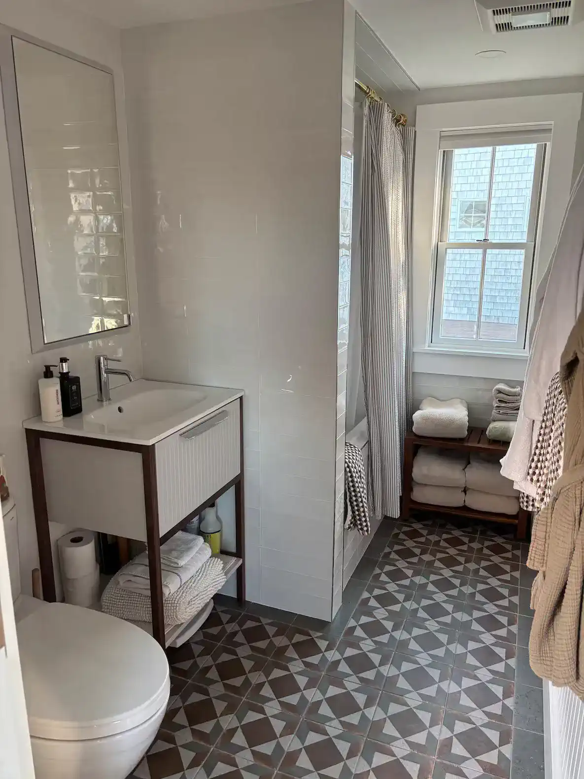 Full bathroom