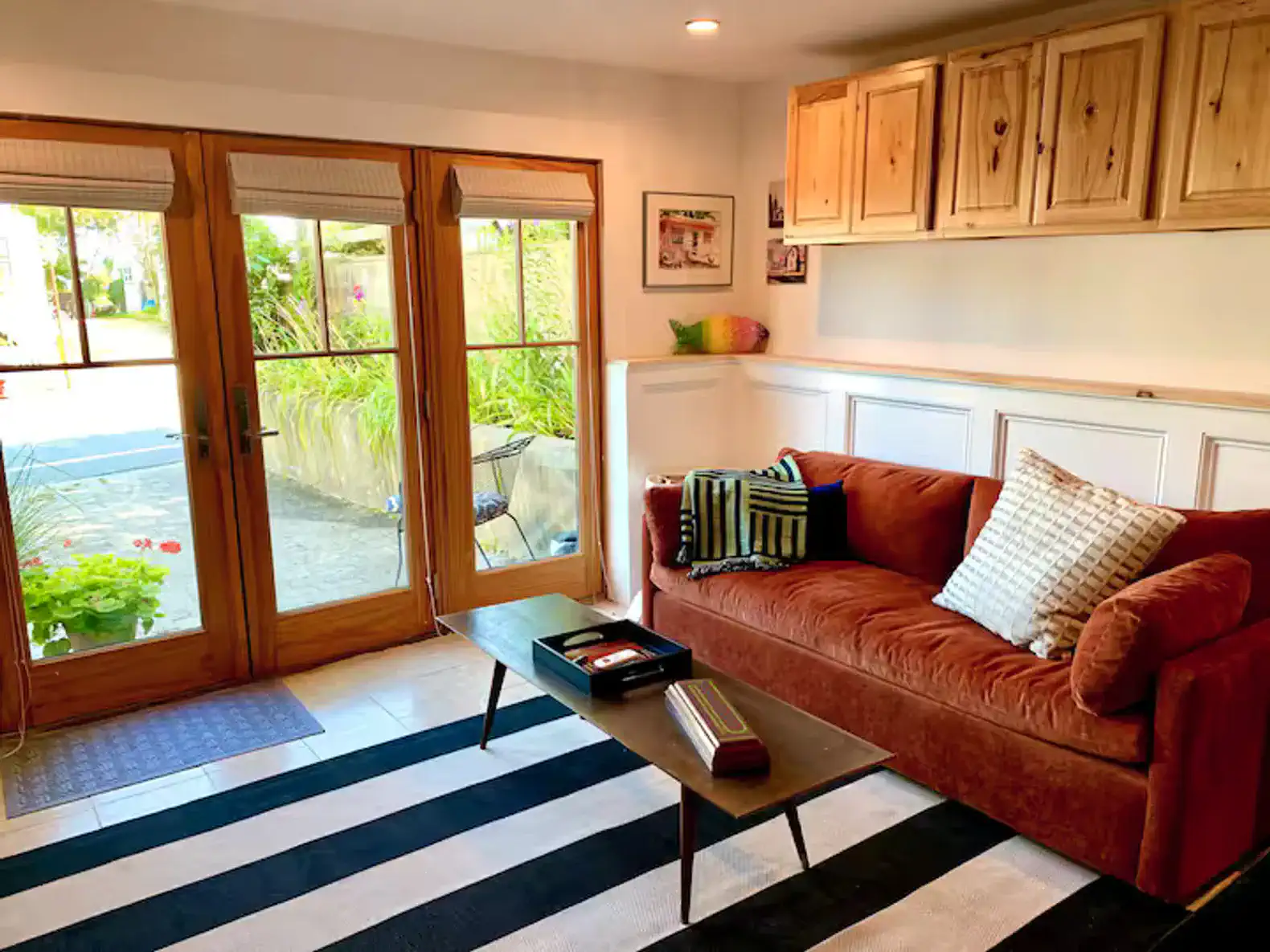 Cozy West End Cottage w/ Parking 1st & 2nd floors photo 3