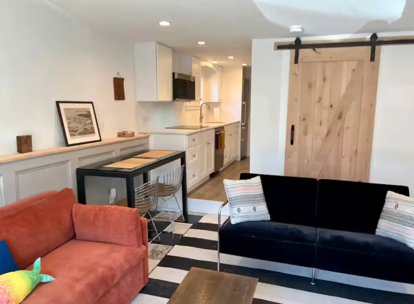 Cozy West End Cottage w/ Parking 1st & 2nd floors photo 5