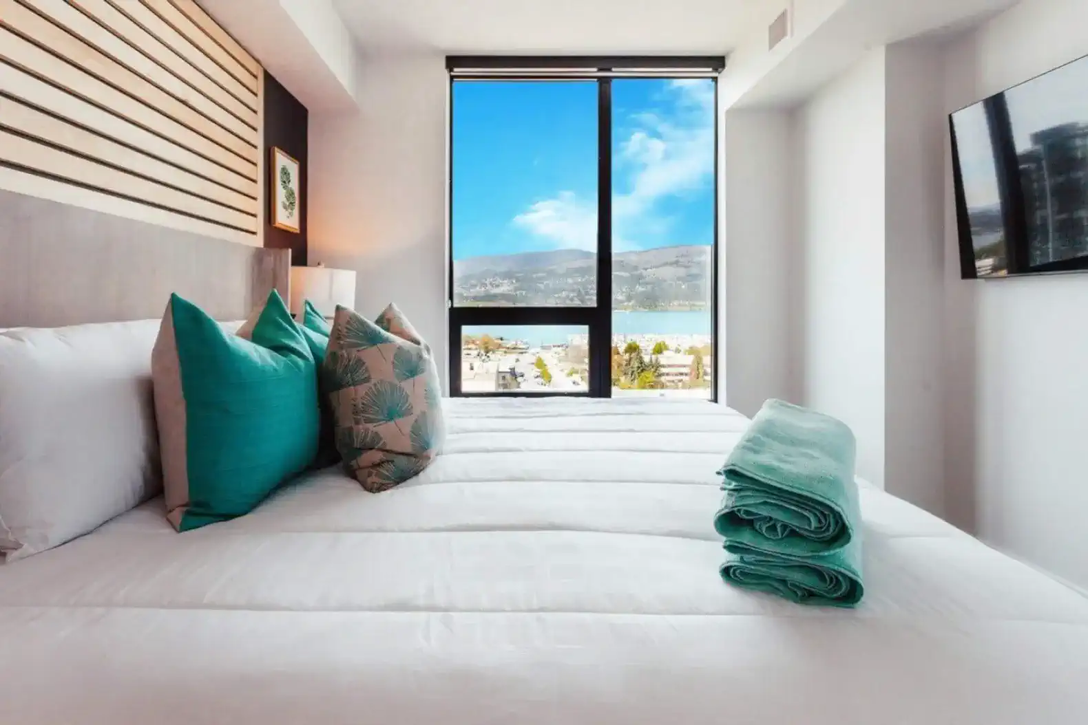 Modern Downtown Retreat with Lake Views – photo 3