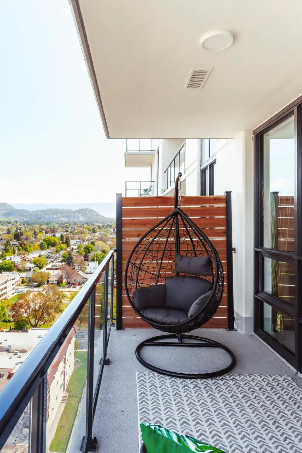Modern Downtown Retreat with Lake Views – photo 28