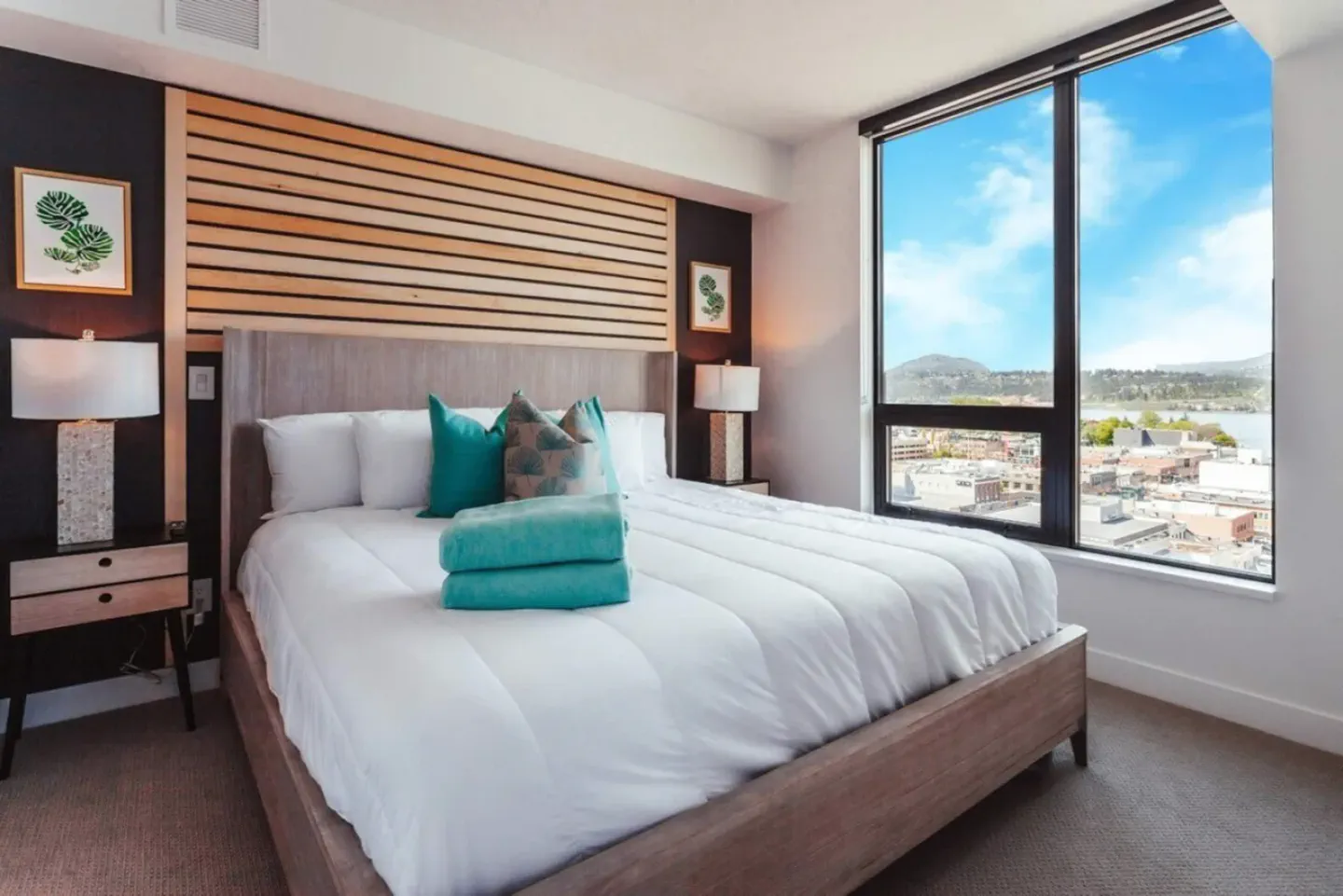 Modern Downtown Retreat with Lake Views, photo 2