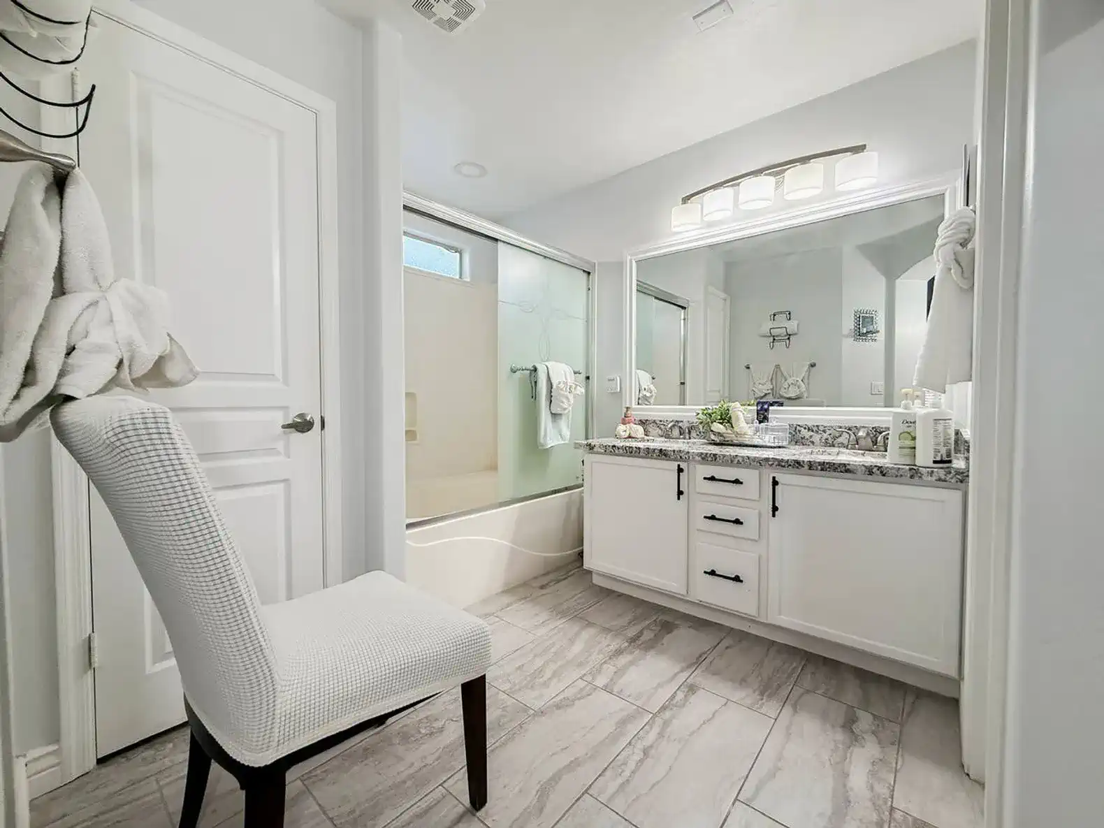 NO FEES! Civic Centre: Resort Oasis + Open Kitchen – photo 15