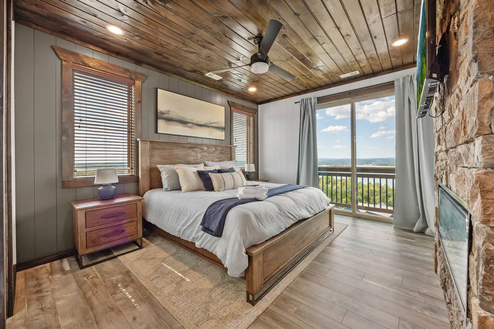 LUXE-Lake View-Lake Access-Pool-Waterslide-Games — Sevierville, TN — vacation rental