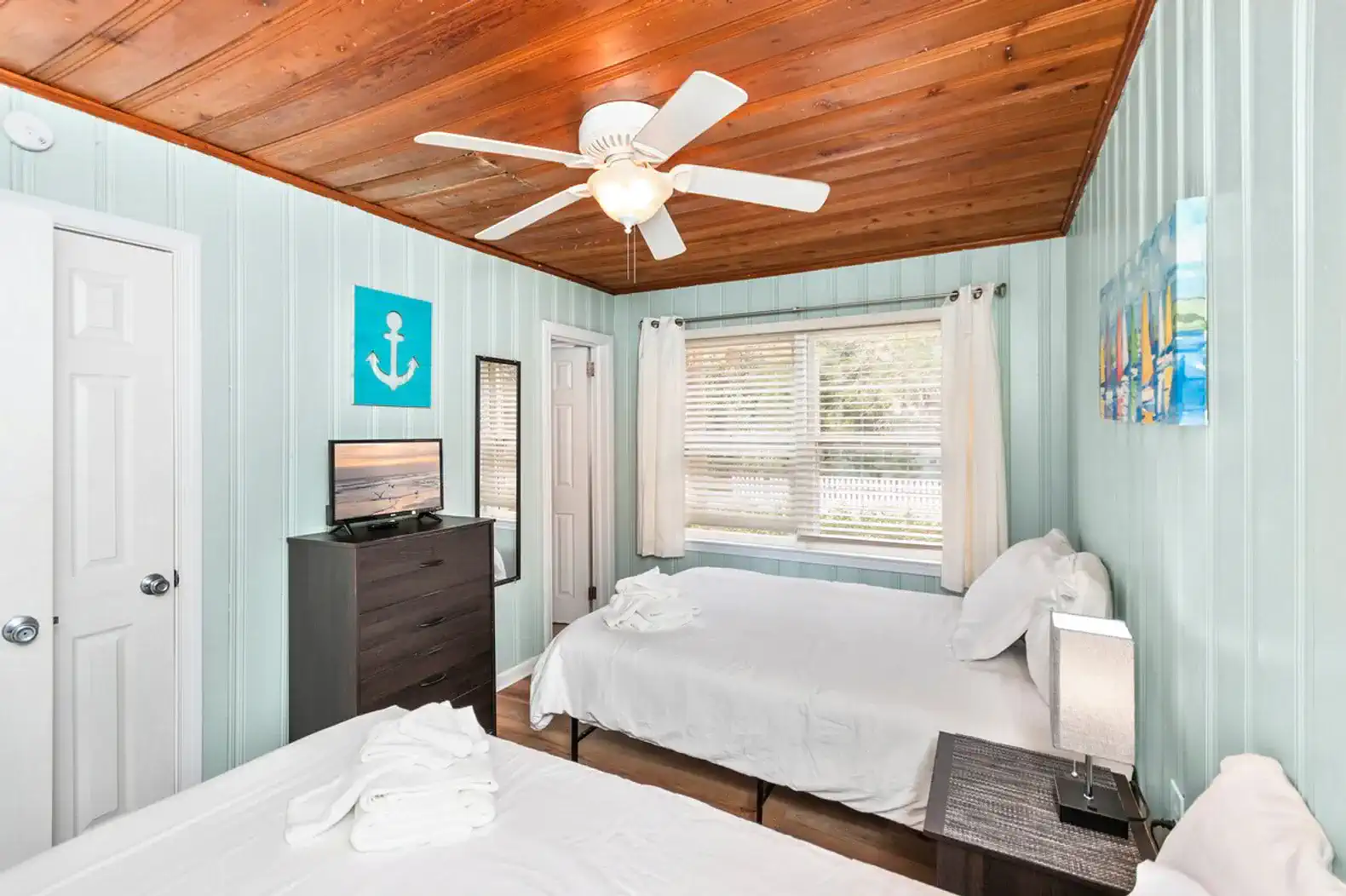All DOGS welcome! Large saltwater pool, PRIME location – photo 26