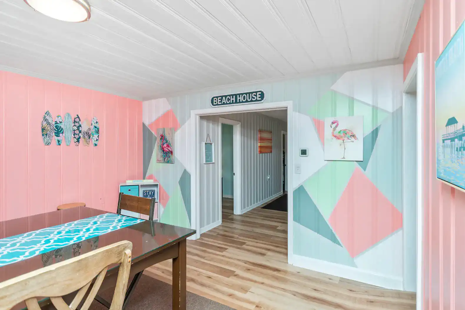 All DOGS welcome! Large saltwater pool, PRIME location – photo 19