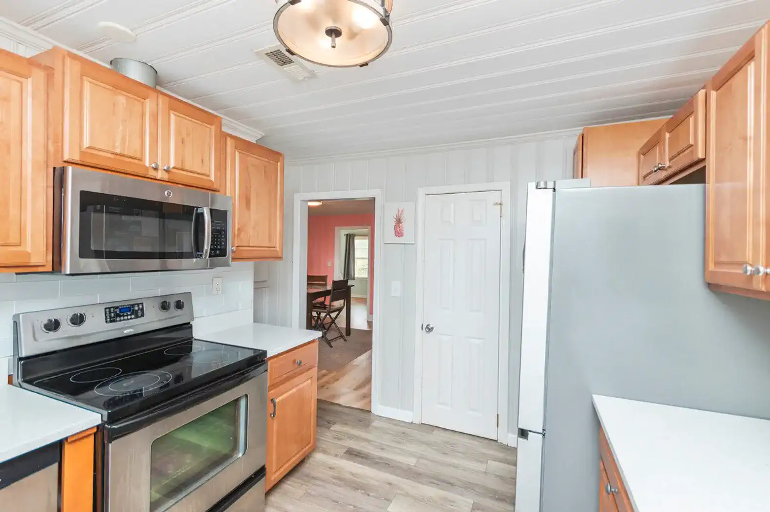 All DOGS welcome! Large saltwater pool, PRIME location – photo 11