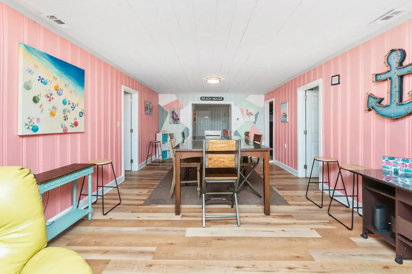 All DOGS welcome! Large saltwater pool, PRIME location – photo 18