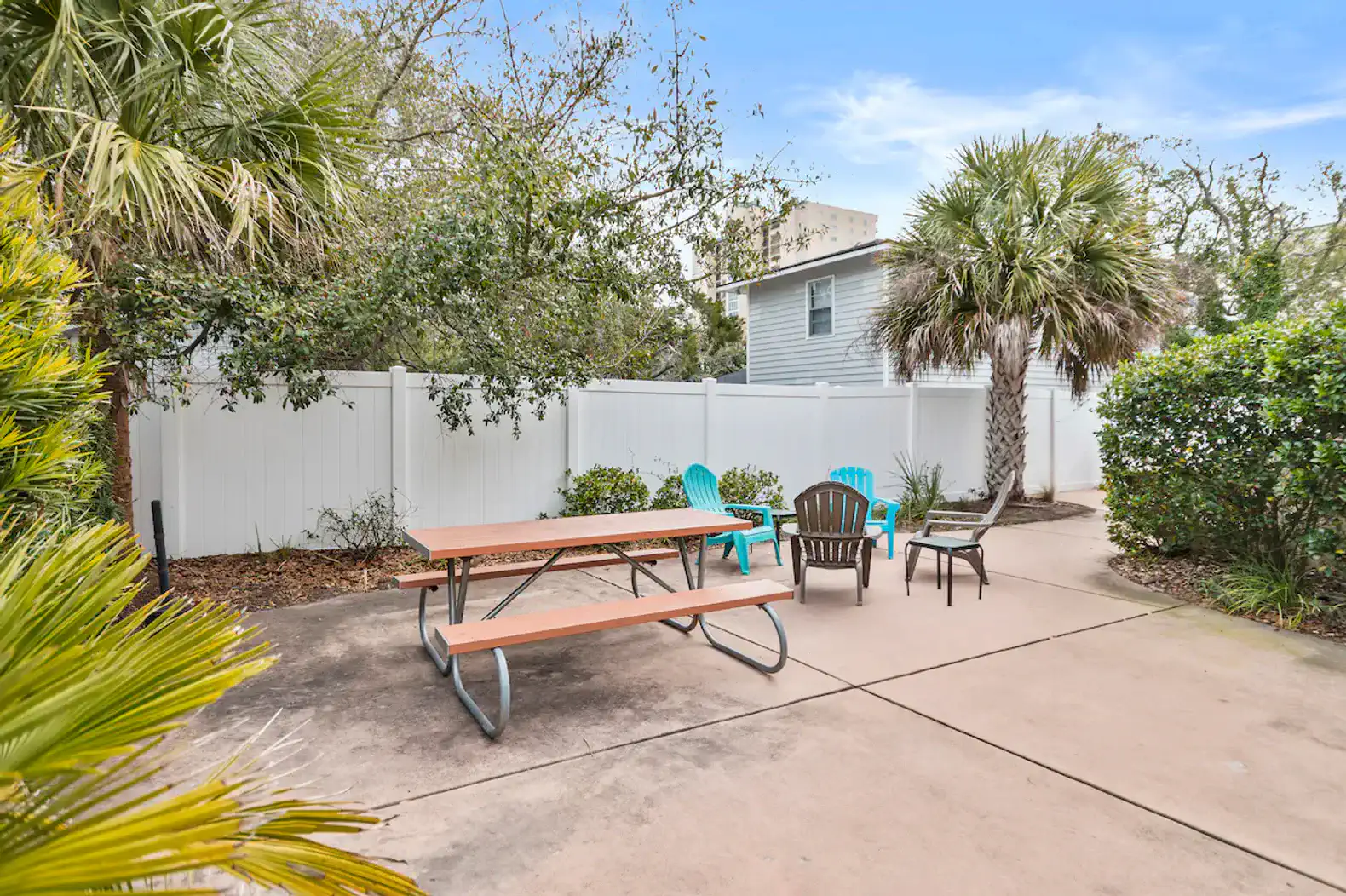 All DOGS welcome! Large saltwater pool, PRIME location – photo 51