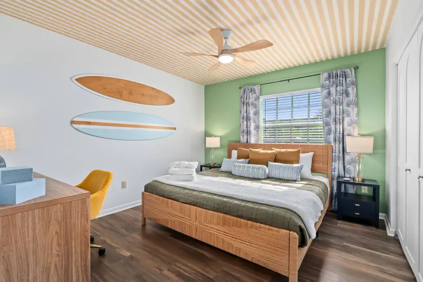 Guest king bedroom