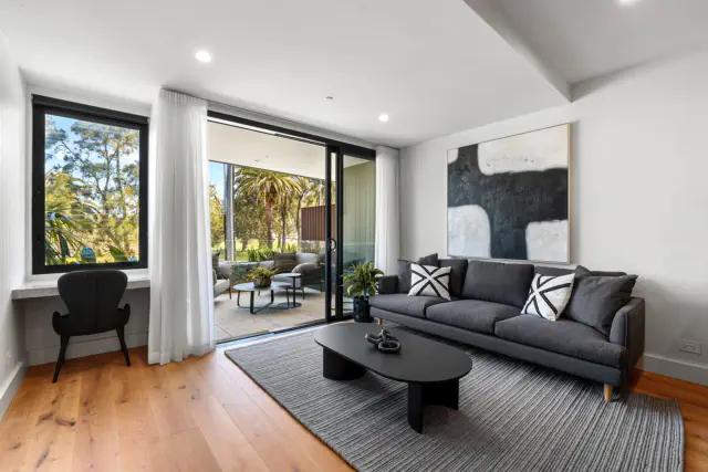 Photo of Executive 1 bed opposite Long Reef Golf Course