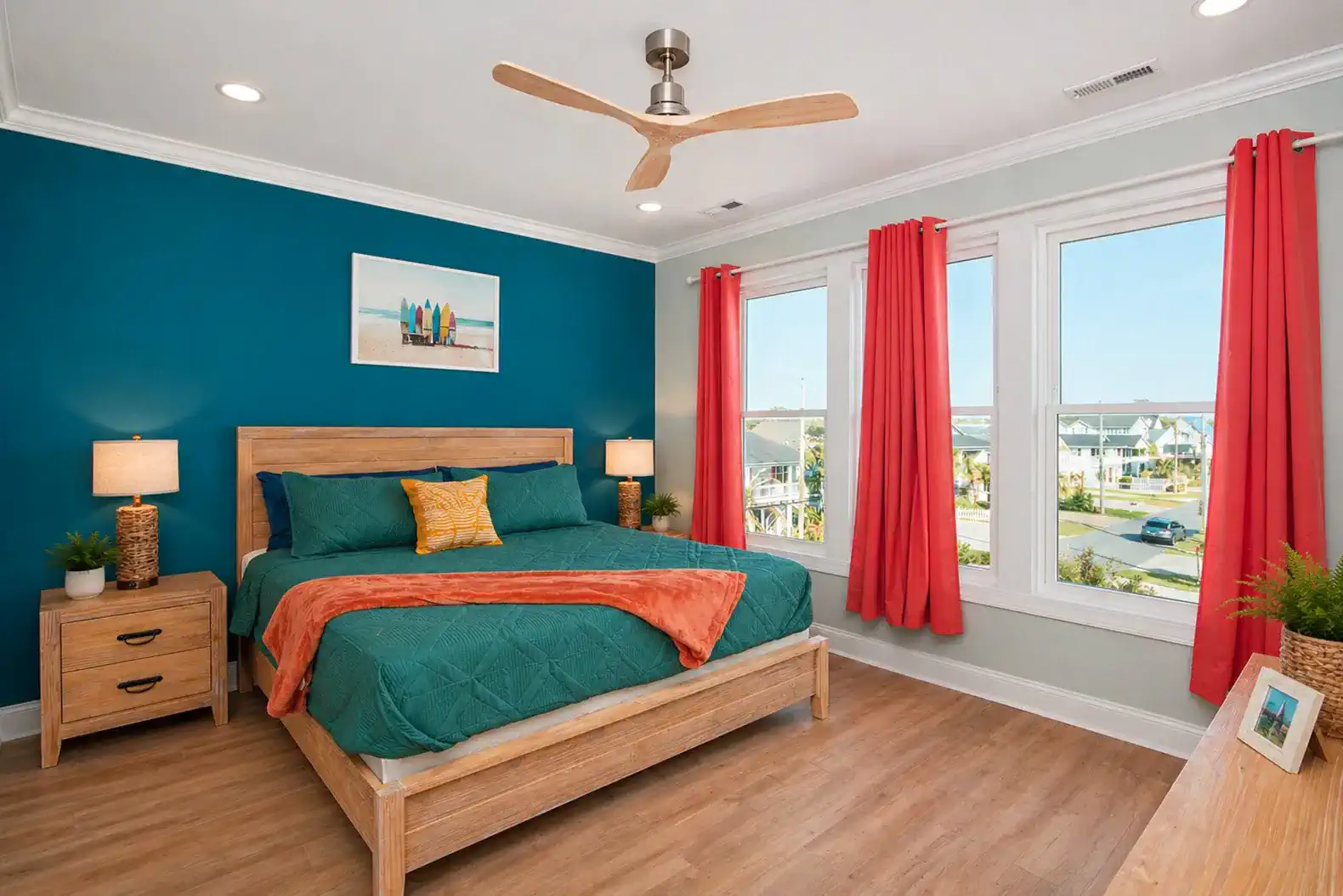 Eddie's Hang Out-Named after Eddie Aikau-a famous Hawaiian surfer, lifeguard and voyager who left a lasting mark on surfing.  King Bedroom, huge Walk-In closet and attached En Suite with double vanity.  Located on the Upper Level.