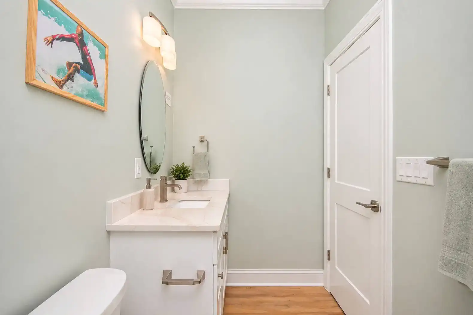 Slater's Bathroom with Shower/Tub Combo