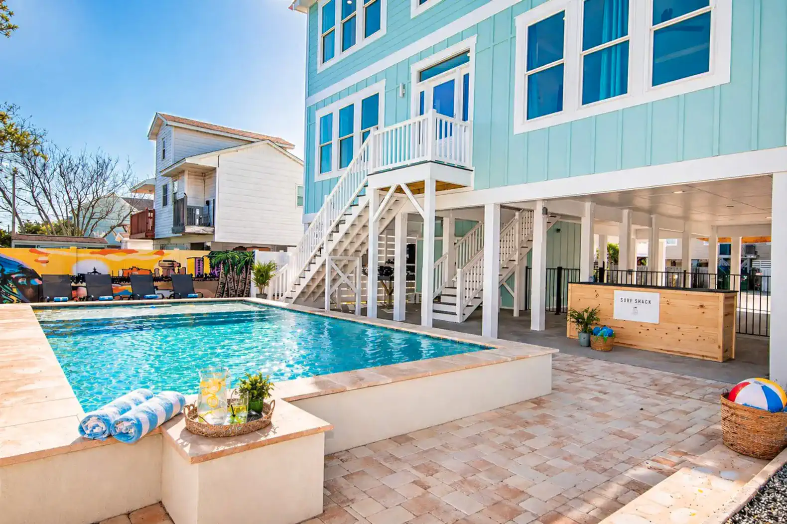 NEW Home-Large Heated Pool-Game Rm-Block to Beach photo 2