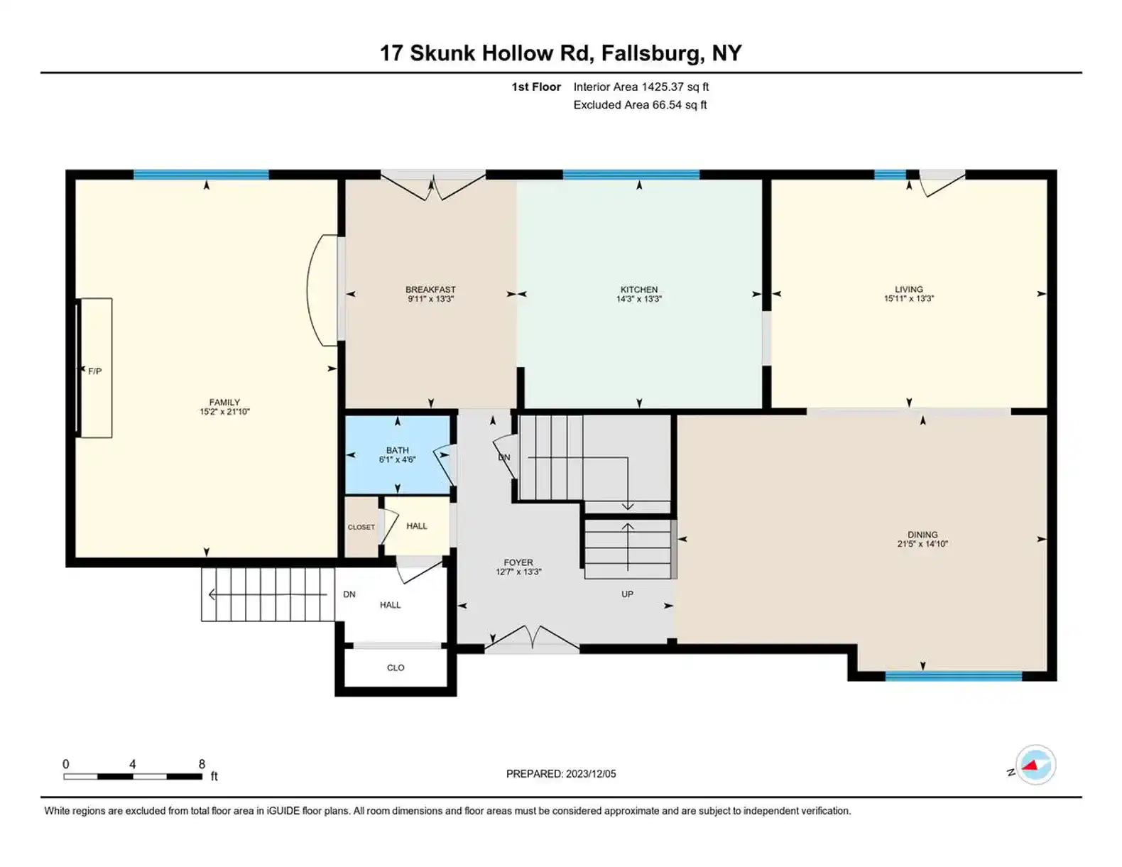 Floor plan layout showing rooms including living, family, and breakfast areas